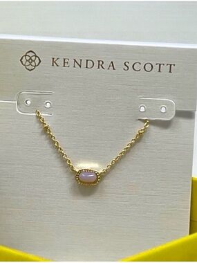 ✨Kendra Scott Mini Elisa Necklace Gold Pink Opalite | Gift Ready 🎁 Ships Fast ✨